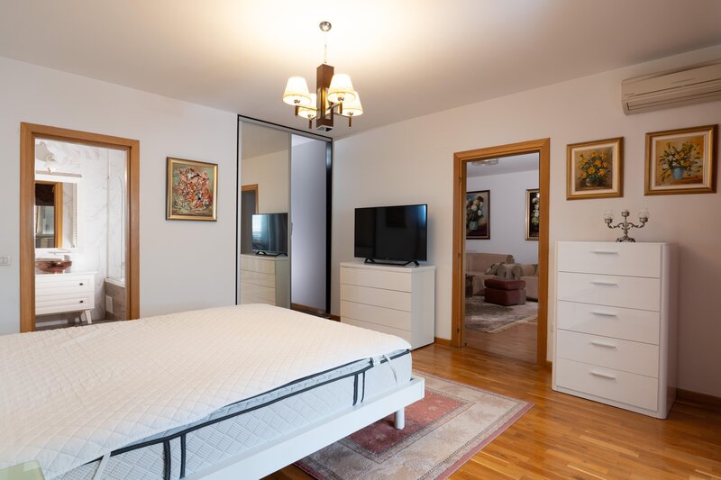 Soseaua Nordului- Herastrau apartament 3 camere 132 mp, mobilat